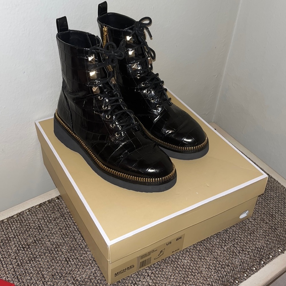 Michael Kors Haskell Embossed Leather Black Size 8